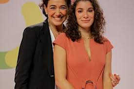 Lilia cabral fala do orgulho da filha, giulia bertolli — foto: Pin Em Pais E Filhos