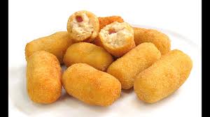 Se toman como plato principal, guarnición o aperitivo en cualquier época del año y, aunque puede tener diversos ingredientes, el. Croquetas Caseras De Jamon Y Pollo Receta Facil Youtube