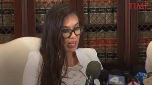 On tuesday night, the blue lights of police. Reporter Says Boxer Who Kissed Her On Live Tv Also Groped Her Time