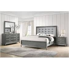 This bed set is built with a highly stylish and luxurious traditional design that will transform your bedroom into an expensive look and give a cozy feel! B0931p 110 Ck New Classic Furniture King California King Bed Ck