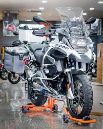 bmw r 1200 gs fully loaded dynamoto movable stands adventure bike motorcycles bmw motorcycle adventure bmw adventure bike