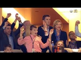 Peyton manning joined by his son, marshall, at broncos press conference. Eli Manning Caught Looking Sad After His Brother Peyton S Super Bowl Win Youtube
