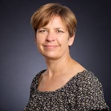 Emma Lunn's Instagram, Twitter & Facebook