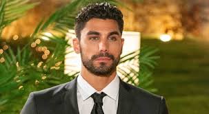 Ο παναγιώτης βασιλάκος ο άντρας του «the bachelor», όπου επέλεξε για σύντροφό του την νικολέτα τσομπανίδου, είχε αρκετό καρό να ανεβάσει κάποιο κοινό στιγμιότυπο ή κάποια κοινή φωτογραφία στα social media και έτσι οι φήμες. Panagiwths Basilakos 8elw Na Brw Mia Gynaika Sta Protypa Ths Mamas Moy Diaforetiko