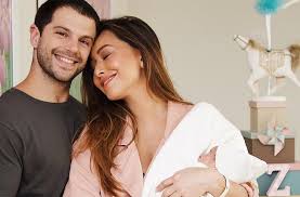 Barbara é mineira, mãe de dois filhos, casada, feliz, dona de casa. Duda Nagle Publica Primeira Foto Com Sabrina Sato E Zoe Jovem Pan