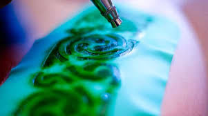 Tips dan cara merawat sepatu kulit agar lebih awet. Tato Selangkah Demi Selangkah Dengan Pena Tato Penanda