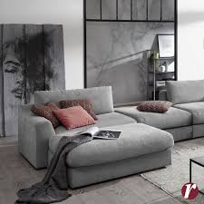 Divani e poltrone archivi semeraro divano letto con chaise longue contenitore poggiatesta reclinabili cm 259x163xh74 92 microfibra spessorata disponibile in altri rivestimenti colori e misure semeraro. Un Soggiorno Grintoso Con Il Divano Soave Dalla Linea Essenziale La Composizione Si Sviluppa Nello Spazio Semeraro L Arredamento Casa Arredamento Mobili