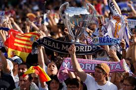 Thousands of Real Madrid fans celebrate Champions league title with team | Reuters