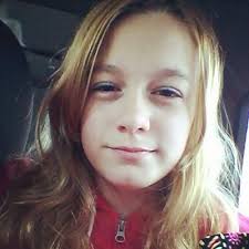 Jocelyn Adkins (@Br0wnieAddict)