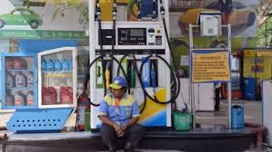 Search for the current daily petrol and diesel prices in your area. Fuel Prices Today Petrol And Diesel Price Remain Unchanged In Delhi Hiked By Rs 0 08 Litre In Chennai Check New Rates In Delhi Mumbai And Other Metros Latestly