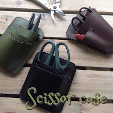 アンナサッカ大阪 シザーケース各種販売中 牛革製で使えば使うほど馴染んできます あなたの仕事の相棒として迎えてみてはいかがですか アンナサッカ大阪 シザーケース ワークグッズ フローリスト 花鋏 フラワーアレンジ madeinjapan bags top