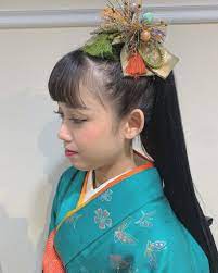 花飾り 成人式 卒業式 ヘアセット ヘアアレンジ ヘアメイク ヘアアクセサリー 髪型 結婚式 袴 振袖 着物 和服 和装 ポニー 古典 レトロ ヘアセット 結婚式 袴 ハイライトカラー