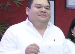 municipiosur.com“Humo Blanco” en la CMIC. “Sale” Jaime Morales Silva y  “entra” Pablo Jacobo Farfán Sánchez. Una época complicada fue la que tuvo  durante tres años Morales, quien no les dio muchos beneficios