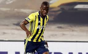 Fenerbahçe, enner valencia'yı transfer ettiğini duyurdu. Video Superman Flew High Enner Valencia S Double In Turkey With Fenerbahce News Archy Uk