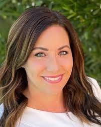 Jessica Hubbell's Instagram, Twitter & Facebook