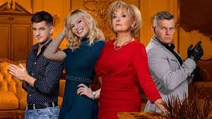 Through its entire run, it has been screened as two episodes on every weekday. Megszunik A Baratok Kozt Az Rtl Klub 22 Eve Kepernyon Levo Sorozata Media1