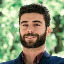 Trouvez un freelance Montage Video disponible sur Malt