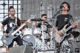 I guess nothing in this world is free. Reloj Bomba Chamaquitos 16 Kid Teen Punk Bands 2016 Reloj Bomba