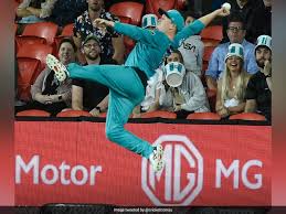 Brisbane Heat vs Melbourne Stars: Max Bryant's "Unbelievable" Effort Close  To The Ropes Stops Likely Six. Watch