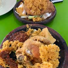 Kamu bisa memakannya begitu saja, atau menggunakannya sebagai bahan. Photos At Nasi Ayam Penyet Sarang Lebah 4 Tips From 128 Visitors