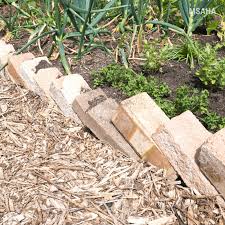 Often, it's what others see and what the family sees most often. 10 Simply Beautiful Front Yard Landscaping Ideas To Wow Your Neighbors