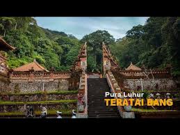 Merupakan taman bunga yang terletak di sebelah selatan, tepatnya di kelurahan sijangkung dan berjarak ± 6 km dari pusat kota singkawang. Pura Teratai Bang Bedugul Teratai Bang Temple Kebun Raya Bali Botanical Gardens Youtube