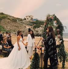 Actualiza todos los días para recibir las mejores garcia carrion ofertas. What Looks Went Down At The Dulcewedding Stunning Wedding Photos Lesbian Wedding Glamorous Wedding