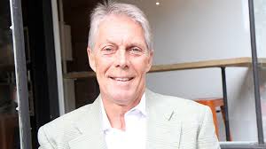 Mayoral candidates aim at each other over the province's $1B LRT pledge