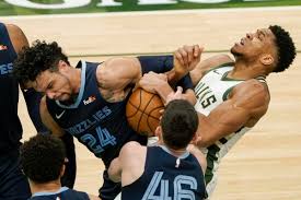 Giannis antetokounmpo led the bucks with 26 points, 11 rebounds and eight assists, and khris middleton added 22 points and 10 rebounds. Wbgmb97la8tkfm
