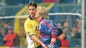 Oliver kahn war schon immer ein heißsporn. Die Irren Fussball Ausraster Bild De