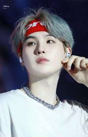 That caused his injury happened in 2012 before bts' debut. Min Yoongi Suga Bts Age Wiki Height Girlfriend Crush Net Worth