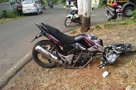 Noken as kem xtr racing honda tiger primus gl mega pro mp tirev revo lama kem super master cam shaft drag herex khusus platuk roller. Duh Sambungan Peninggi Setang Diduga Lepas Honda Tiger Sujud Di Pinggir Jalan Gridoto Com