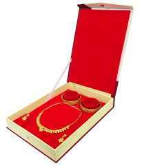 Drawers store your makeup, brushes, and other beauty supplies. Atorakushon Pack Of 1 Multipurpose Necklace Earring Bangle Bracelet Set Full Set Box Jewelry Makeup Vanity Box Cream Amazon In Jewellery