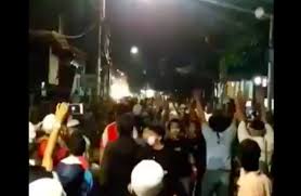 Demo hari ini di jakarta livedemo mahasiswa mahasiswa hari inidemo bandung hari inidemo hari ini di jakarta live 24 juli 2021demo turunkan jokowi end game 24. Update Berita Demo Hari Ini Kwitang Jakarta Mencekam Pendemo Temukan Peluru Tajam Dan Lumuran Darah Isu Bogor