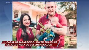 Cristiane nogueira, 48, e leonardo andrade, 50, foram vistos pela última vez em ilha grande, na tarde de domingo (22). Casal Desaparecido Jovem E Filha De Juiz E Tem Passagem Pela Policia Recordtv R7 Cidade Alerta