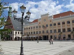 Las distancias se calculan en línea recta desde el alojamiento hasta el lugar de interés o aeropuerto y no siempre son representativas de la distancia real de viaje. First Inn Hotel Zwickau L 4 Sterne Superior L Businesshotel L Tagungshotel
