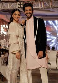 Kartik Aaryan Just Wore The Best Kurtapyjamajacket Combo We Have Seen This This Year See more ideas about kurta designs, kurti designs, clothes for women. kartik aaryan just wore the best