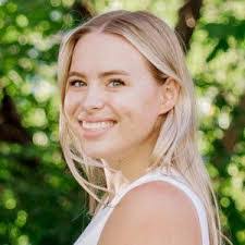 Sarah Kraynik's Instagram, Twitter & Facebook