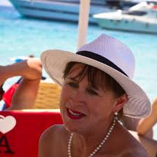 Can anyone recommend a good 24hr hop