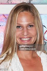 Co-founders Kat Emery and Jacquelin Napal attend Art Angels Los... News  Photo