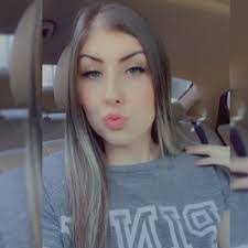 Danielle Patin's Instagram, Twitter & Facebook