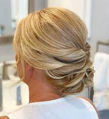 Blonde wavy hairstyle for the mother of the bride always go for a mother of the bride bob hairstyle if you want to obtain a marvelous look that will make people compliment you—style waves and short bangs that you can wear on the forehead. 30 Gorgeous Mother Of The Bride Hairstyles For 2021 Hair Adviser