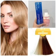 Untuk warna golden beige sendiri, menurut review konsumen, bedak seolah dilengkapi dengan glitter yang lembut. Warna Rambut Gold Radea