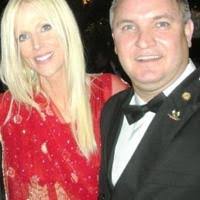 Couple crashes Obama's dinner