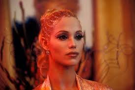 Did Showgirls deserve the hate? : r/popculturechat