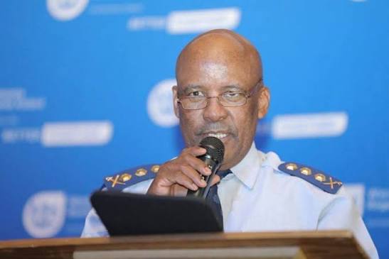 The family of late Deputy National Police Commissioner for Crime Detection, Lieutenant General Sindile Mfazi, has welcomed the decision by police to investigate his death as murder. https://tinyurl.com/52az7uh6