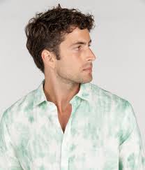 Terry Tye's Instagram, Twitter & Facebook