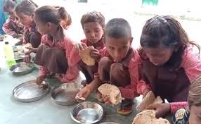 Under Flagship Nutrition Scheme Up Schoolchildren Seen Eating Roti Salt