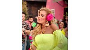 Bir dönemin ünlü şarkıcısı ve oyuncusu petek dinçöz son görüntüsü ile gündeme geldi. Petek Dincoz Un Makyajsiz Hali Korkuttu Magazin Ayancik Dogus Gazetesi