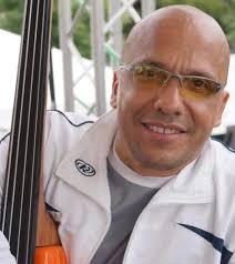 EL 25 DE MAYO DEL AÑO 1961, NACE.. DANIEL SILVA Excélsior musico bajista y  sonero Venezolano, Nació en la ciudad capital de Caracas. Proveniente de  una dinastía musical familiar: Su abuelo Manuel